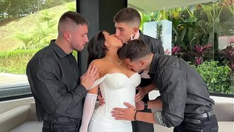 Steffy Moreno Se Fait Défoncer En Double Pénétration Et Finit La Bouche Pleine De Foutre.