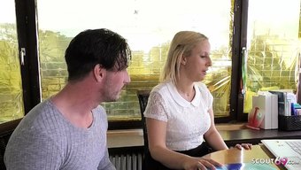 La Jeune Allemande Jana Schwarz Se Fait Brutalement Baiser Par Son Professeur Dans Leur Vidéo Maison