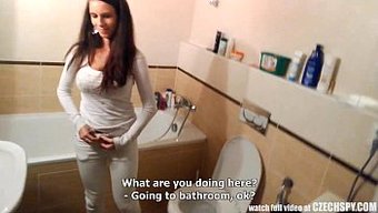 Petits Seins Et Gros Seins: Deux Filles En Pov