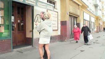 Mamie Excitée Se Fait Remplir La Chatte De Sperme Dans Une Fête De Baise Chaude
