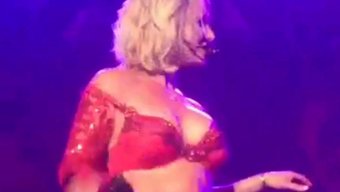 Britney Spears Relève Le Défi De La Masturbation En Solo