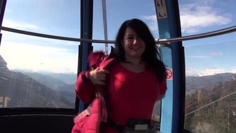 Une Milf Allemande Se Fait Baiser Le Cul Serré En Public