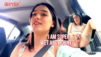 Première Fois : Une Chaude Américaine A Un Orgasme Dans Sa Voiture.