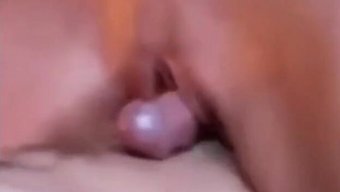 Une Bombe Blonde Qui Taquine Avec Sa Chatte Serrée
