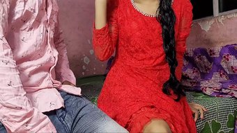 Une Femme De Ménage Indienne De 18 Ans Se Fait Jouer Avec Ses Gros Seins Naturels Et Sa Chatte Poilue