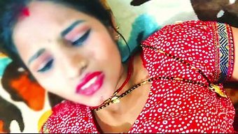 Petite Lycéenne Baisée Salement Par Un Mec Dans Un Village Desi.