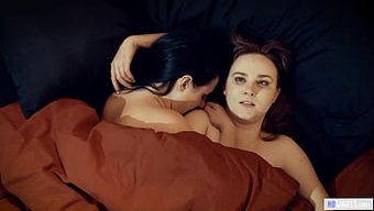 Une Milf Aux Gros Seins Et Une Femme Infidèle Explorent Leur Sexualité En Hd