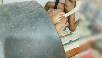 Vidéo Indienne Maison De Chachi Se Faisant Baiser Fort
