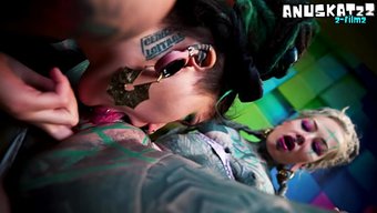 Une Jeune Nana Tatouée Ne Savait Pas Qu’elle Se Ferait Démonter Par La Pornstar Alternative Anuskatzz.