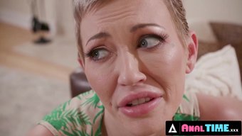 J'Avais Le Cul De Sa Copine Pendant Qu'Il Baisait Le Mien Dans Cette Vidéo Porno Réaliste.