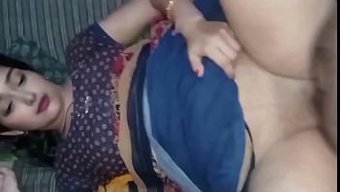 La Mariée Indienne Monu Se Fait Lécher Et Baiser La Chatte Par Son Nouveau Mari.