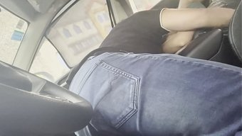 Un Scandale Bien Crade Avec Une Cousine Dans La Bagnole, Un Petit Twist Indien !