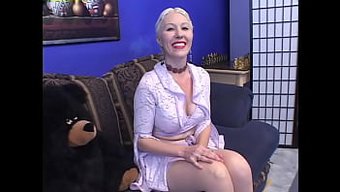 Une Amoureuse Perverse Avec Une Femme Mature Et Son Beau-Fils