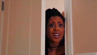 Kira Noir: Une Rencontre Sensuelle Et Romantique